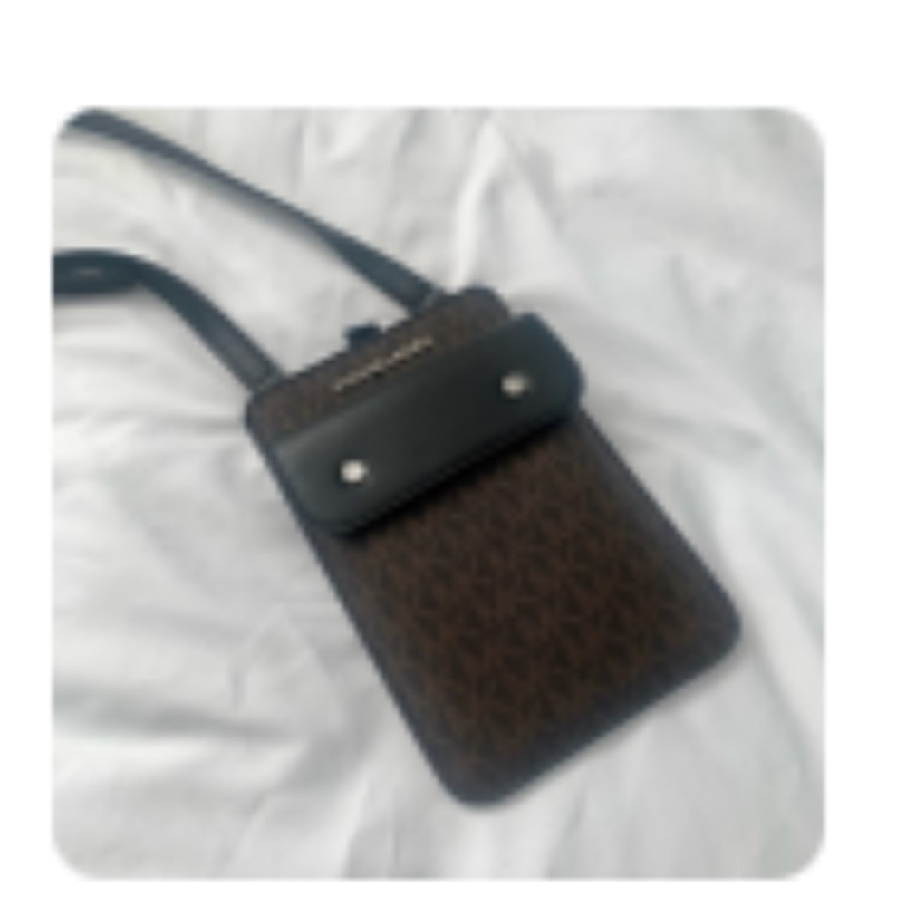 Michael Kors Signature Phone Sleeve handbag